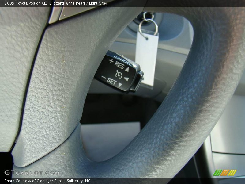 Blizzard White Pearl / Light Gray 2009 Toyota Avalon XL