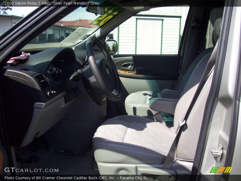 Silver Pearl Metallic / Grey 2005 Saturn Relay 2 AWD
