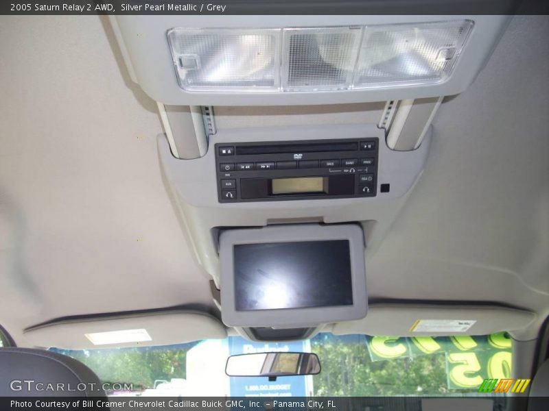 Silver Pearl Metallic / Grey 2005 Saturn Relay 2 AWD