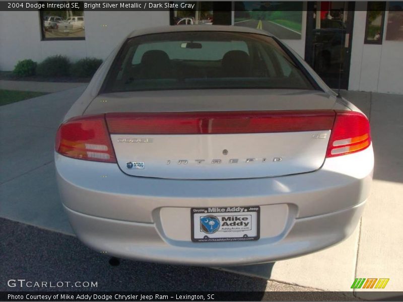 Bright Silver Metallic / Dark Slate Gray 2004 Dodge Intrepid SE