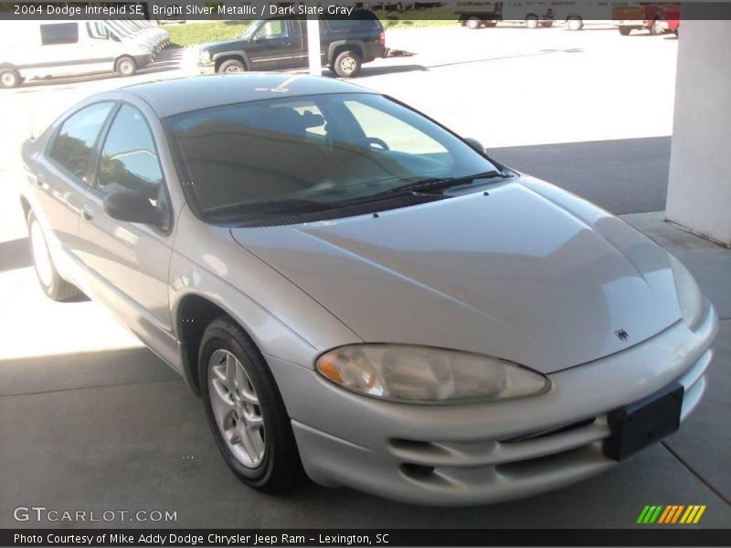 Bright Silver Metallic / Dark Slate Gray 2004 Dodge Intrepid SE