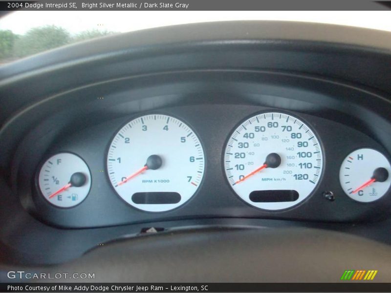 Bright Silver Metallic / Dark Slate Gray 2004 Dodge Intrepid SE