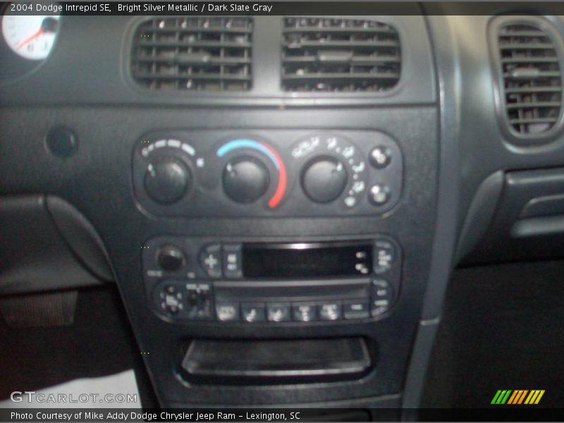 Bright Silver Metallic / Dark Slate Gray 2004 Dodge Intrepid SE