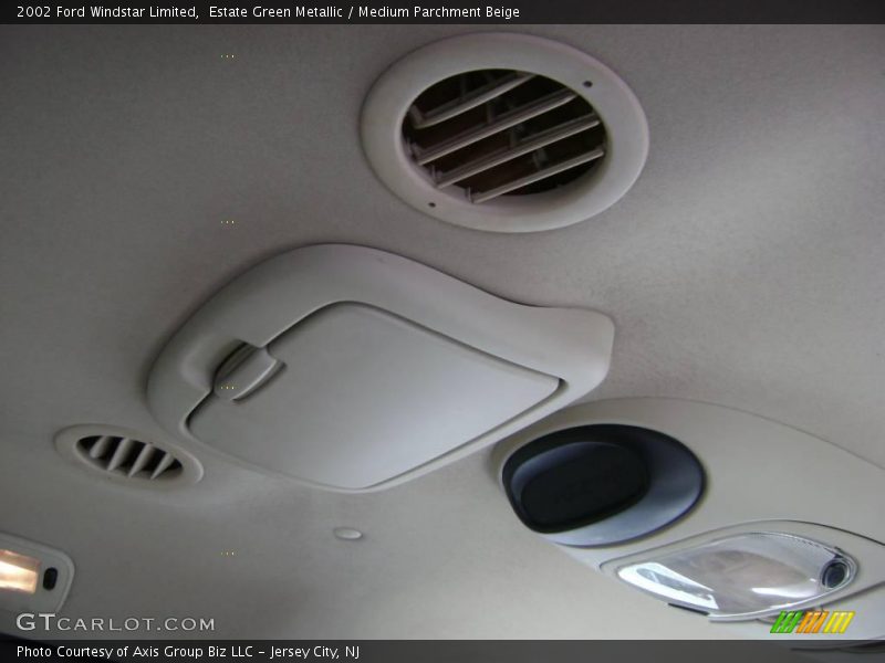 Estate Green Metallic / Medium Parchment Beige 2002 Ford Windstar Limited