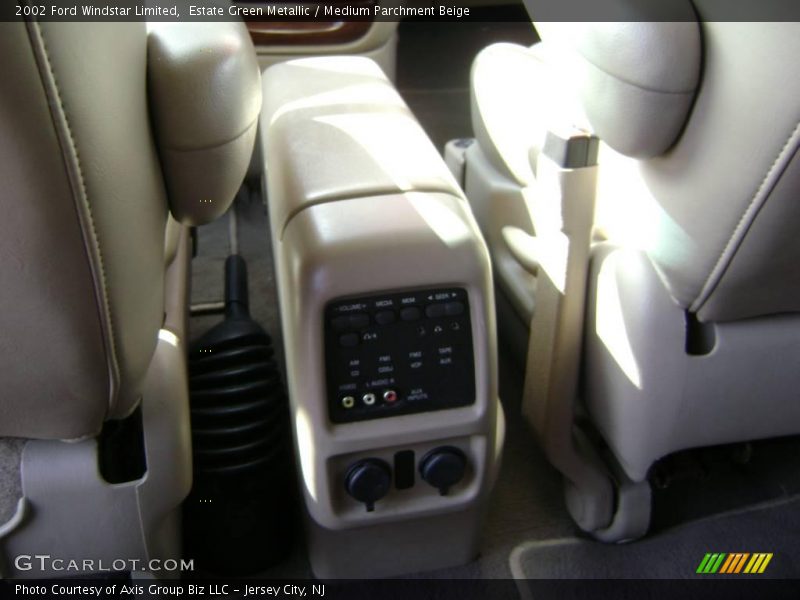 Estate Green Metallic / Medium Parchment Beige 2002 Ford Windstar Limited
