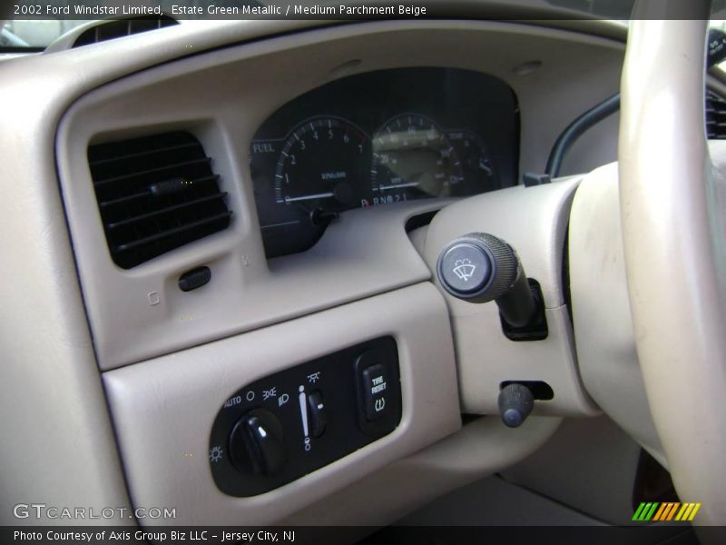 Estate Green Metallic / Medium Parchment Beige 2002 Ford Windstar Limited