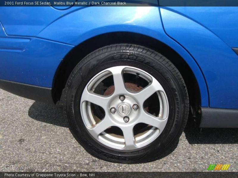 Malibu Blue Metallic / Dark Charcoal Black 2001 Ford Focus SE Sedan