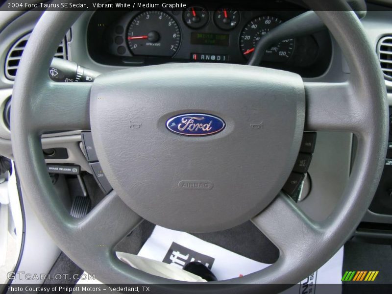 Vibrant White / Medium Graphite 2004 Ford Taurus SE Sedan