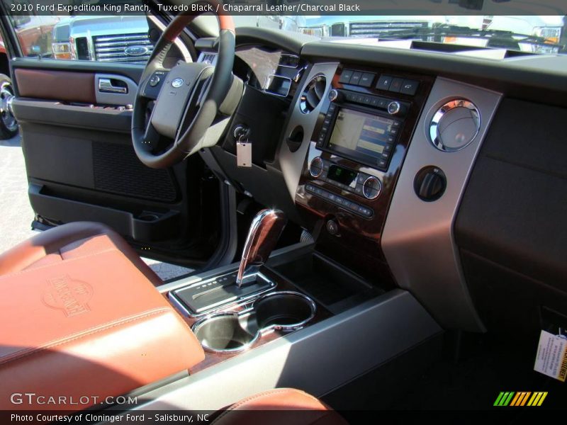 Tuxedo Black / Chaparral Leather/Charcoal Black 2010 Ford Expedition King Ranch