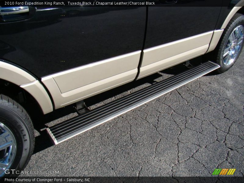 Tuxedo Black / Chaparral Leather/Charcoal Black 2010 Ford Expedition King Ranch