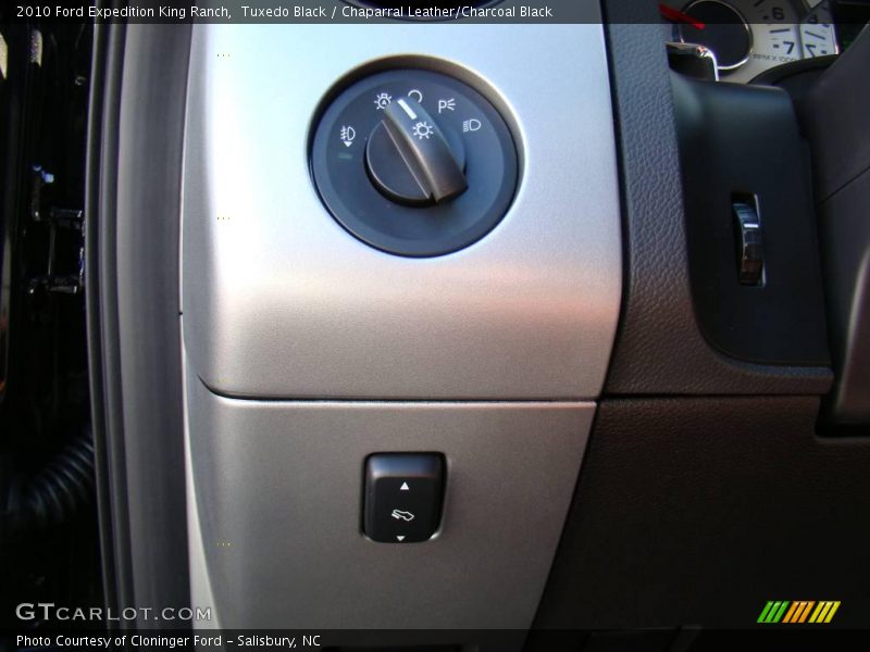 Tuxedo Black / Chaparral Leather/Charcoal Black 2010 Ford Expedition King Ranch