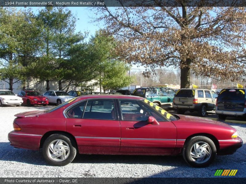1994 Pontiac Bonneville SE in Medium Red Metallic Photo No. 1887346