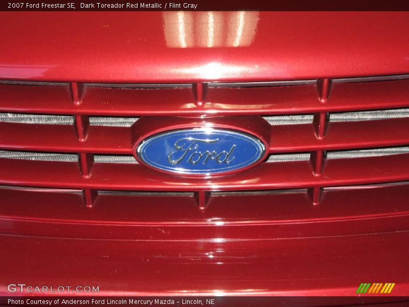 Dark Toreador Red Metallic / Flint Gray 2007 Ford Freestar SE