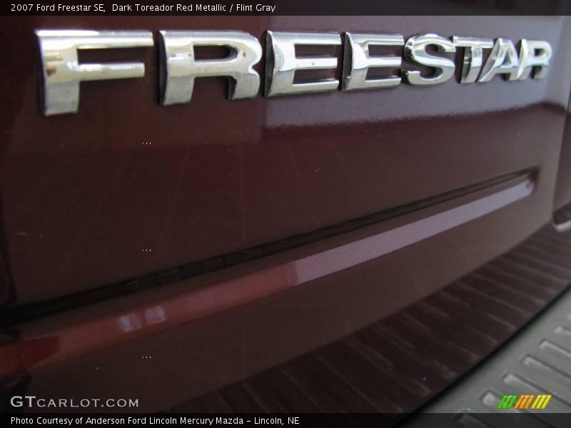 Dark Toreador Red Metallic / Flint Gray 2007 Ford Freestar SE