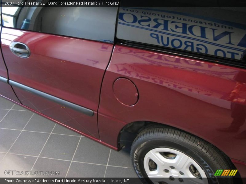 Dark Toreador Red Metallic / Flint Gray 2007 Ford Freestar SE