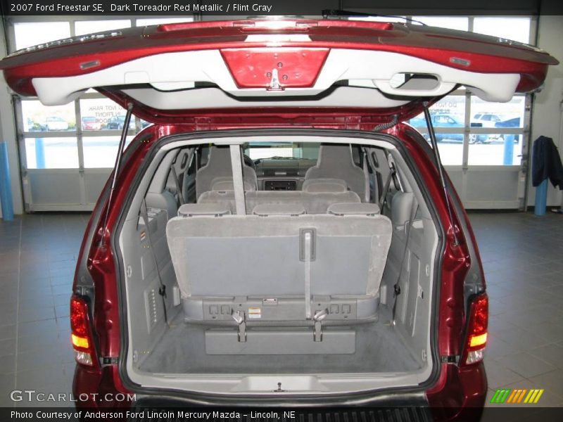 Dark Toreador Red Metallic / Flint Gray 2007 Ford Freestar SE