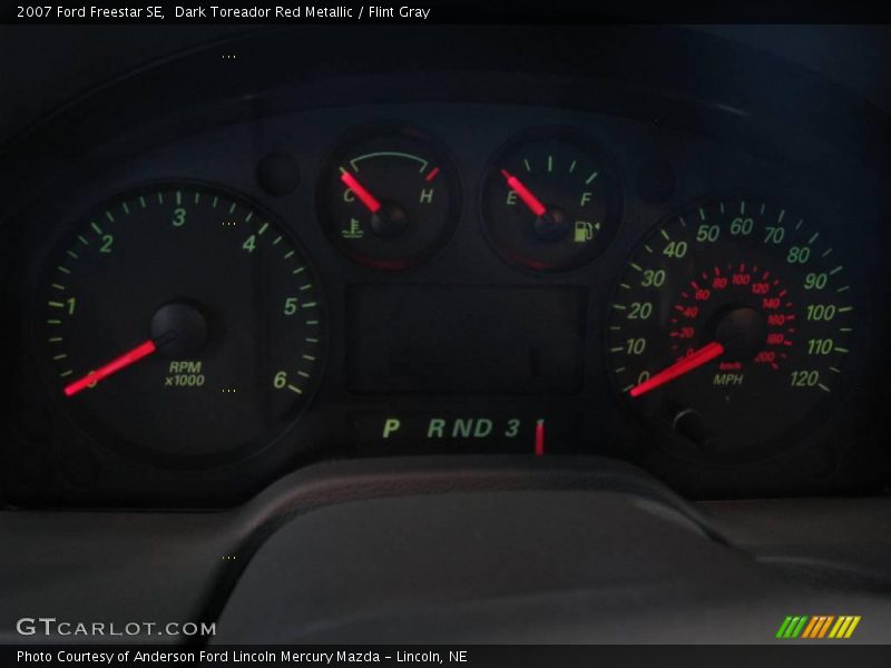 Dark Toreador Red Metallic / Flint Gray 2007 Ford Freestar SE
