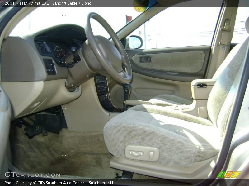 Sandrift Beige / Blond 2001 Nissan Altima GXE