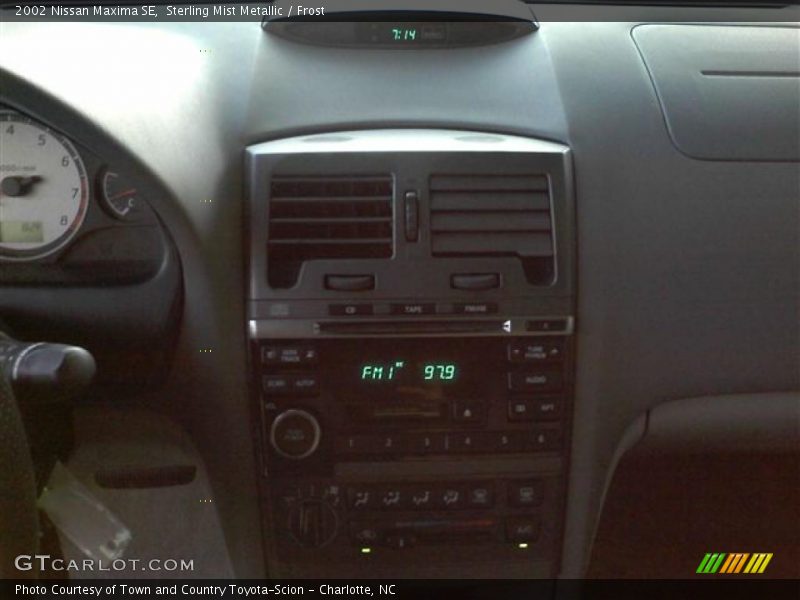 Sterling Mist Metallic / Frost 2002 Nissan Maxima SE