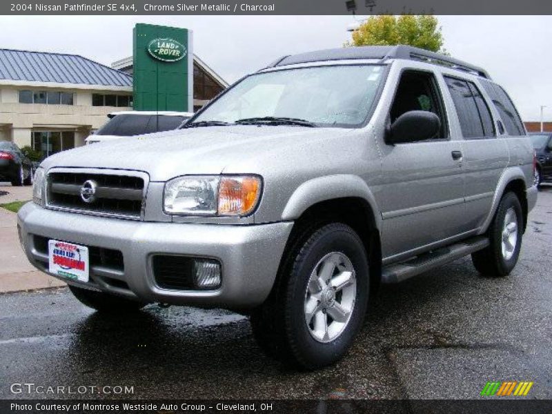 Chrome Silver Metallic / Charcoal 2004 Nissan Pathfinder SE 4x4