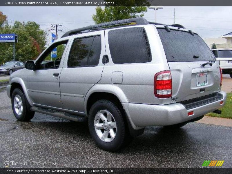 Chrome Silver Metallic / Charcoal 2004 Nissan Pathfinder SE 4x4