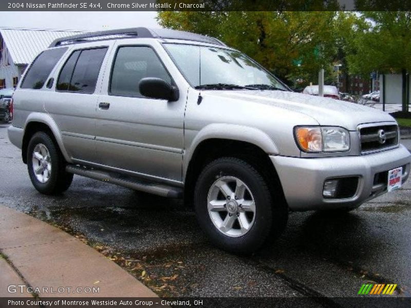 Chrome Silver Metallic / Charcoal 2004 Nissan Pathfinder SE 4x4