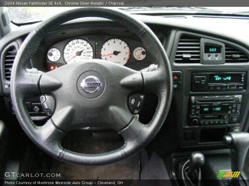 Chrome Silver Metallic / Charcoal 2004 Nissan Pathfinder SE 4x4