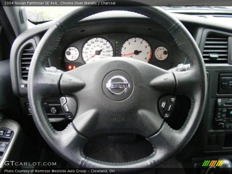 Chrome Silver Metallic / Charcoal 2004 Nissan Pathfinder SE 4x4