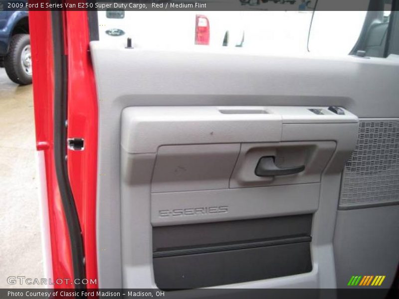 Red / Medium Flint 2009 Ford E Series Van E250 Super Duty Cargo