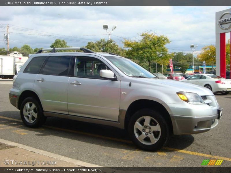 Cool Silver Metallic / Charcoal 2004 Mitsubishi Outlander XLS