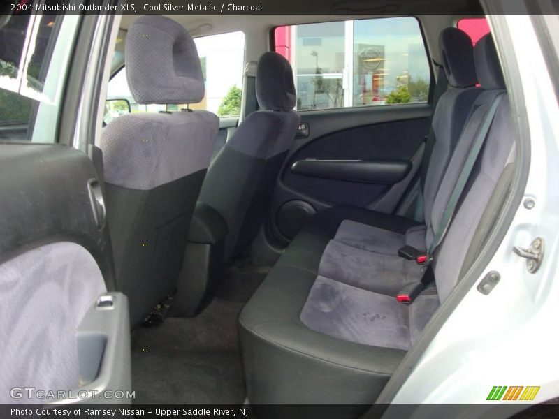 Cool Silver Metallic / Charcoal 2004 Mitsubishi Outlander XLS