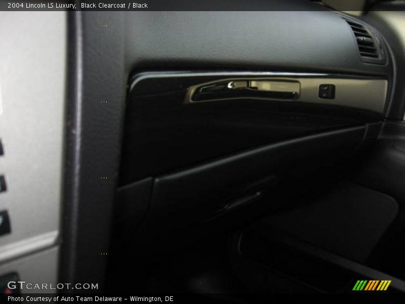 Black Clearcoat / Black 2004 Lincoln LS Luxury