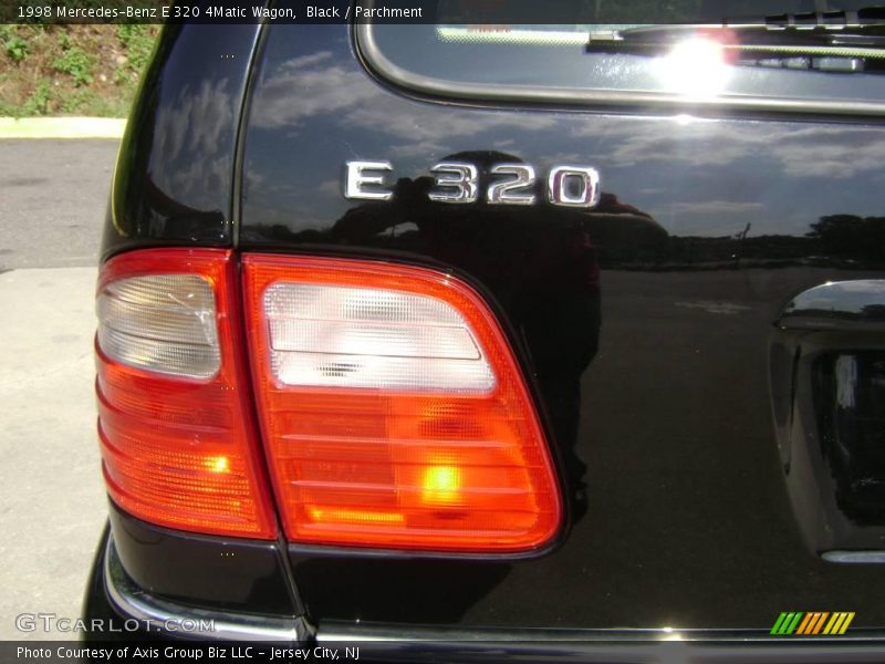 Black / Parchment 1998 Mercedes-Benz E 320 4Matic Wagon