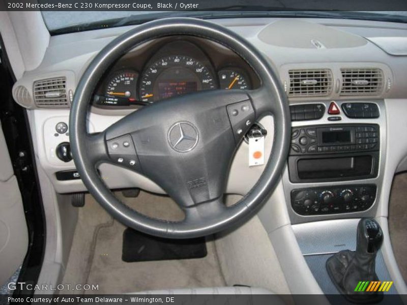 Black / Oyster 2002 Mercedes-Benz C 230 Kompressor Coupe