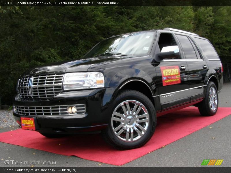 Tuxedo Black Metallic / Charcoal Black 2010 Lincoln Navigator 4x4