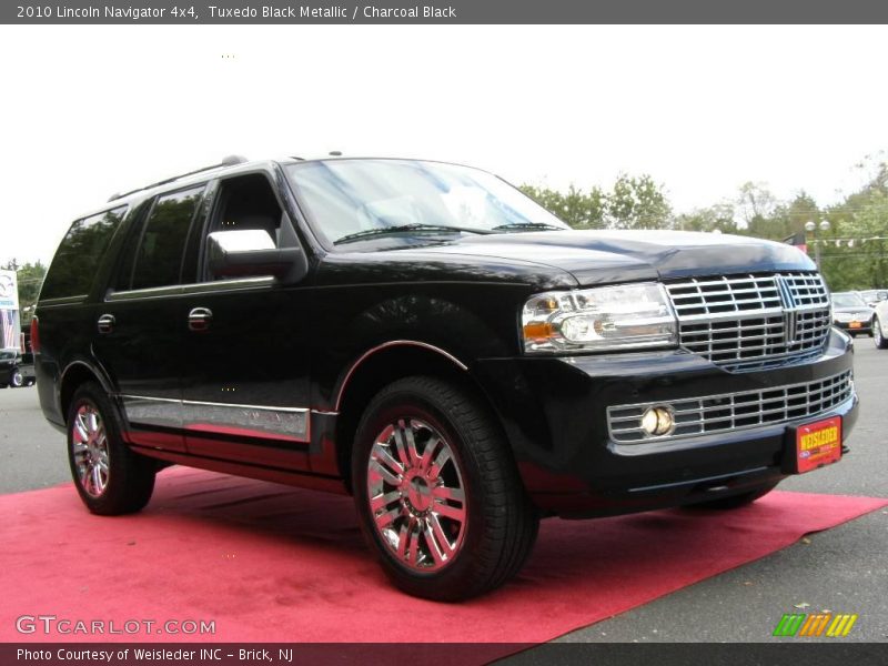 Tuxedo Black Metallic / Charcoal Black 2010 Lincoln Navigator 4x4