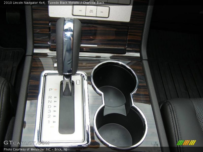 Tuxedo Black Metallic / Charcoal Black 2010 Lincoln Navigator 4x4