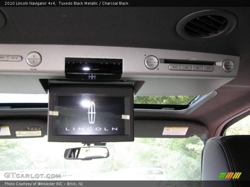 Tuxedo Black Metallic / Charcoal Black 2010 Lincoln Navigator 4x4
