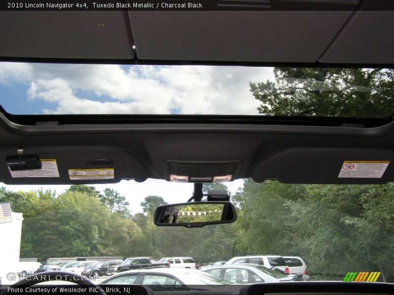 Tuxedo Black Metallic / Charcoal Black 2010 Lincoln Navigator 4x4