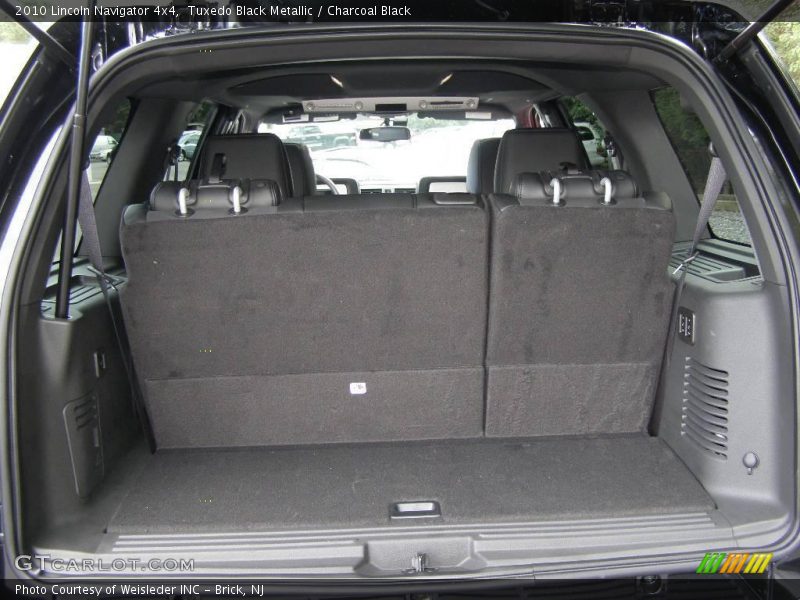 Tuxedo Black Metallic / Charcoal Black 2010 Lincoln Navigator 4x4
