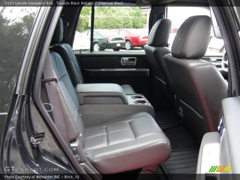 Tuxedo Black Metallic / Charcoal Black 2010 Lincoln Navigator 4x4