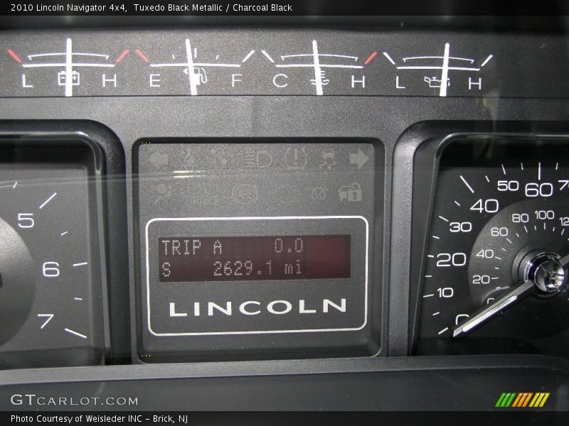 Tuxedo Black Metallic / Charcoal Black 2010 Lincoln Navigator 4x4