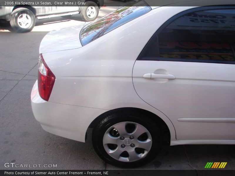 Clear White / Gray 2006 Kia Spectra LX Sedan