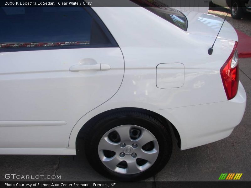 Clear White / Gray 2006 Kia Spectra LX Sedan