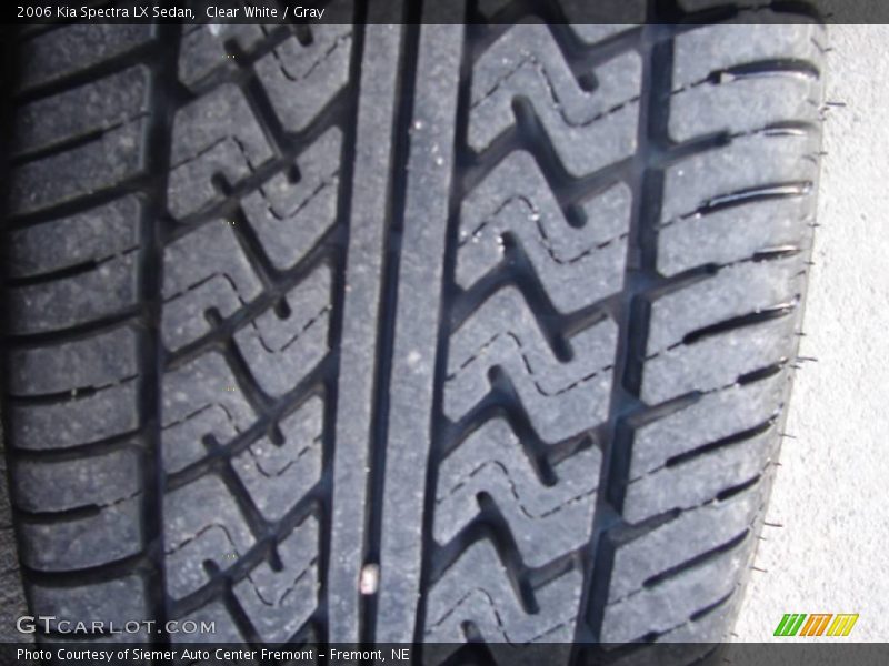 Clear White / Gray 2006 Kia Spectra LX Sedan