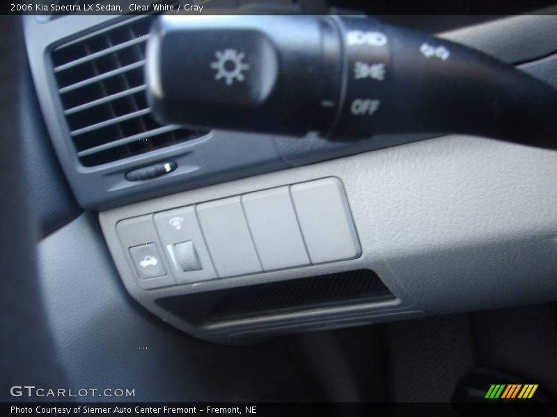 Clear White / Gray 2006 Kia Spectra LX Sedan