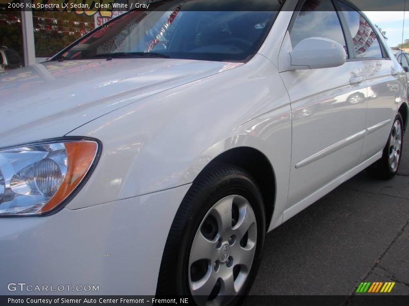Clear White / Gray 2006 Kia Spectra LX Sedan