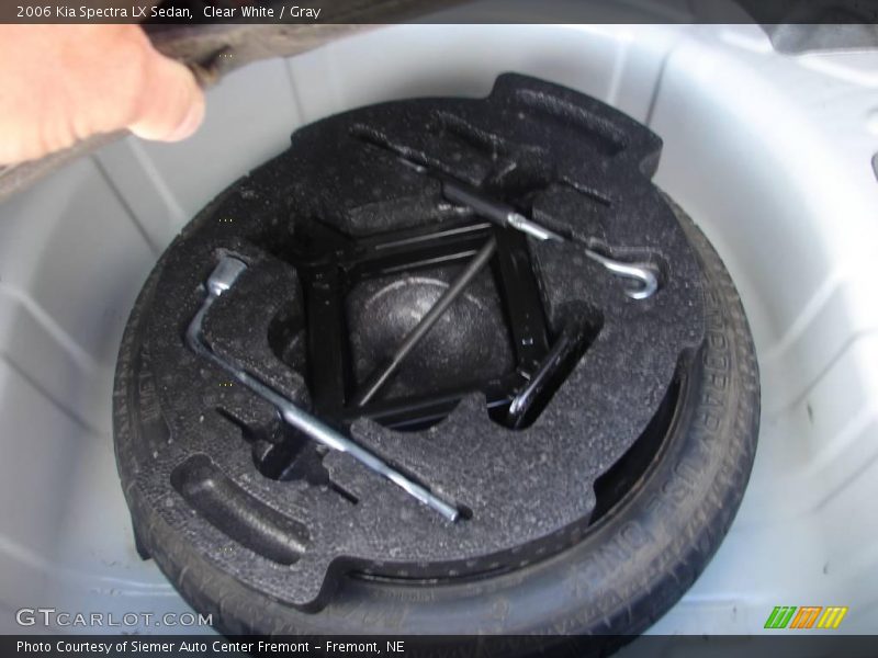 Clear White / Gray 2006 Kia Spectra LX Sedan
