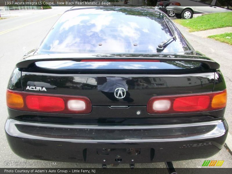 New Black Pearl Metallic / Beige 1997 Acura Integra LS Coupe
