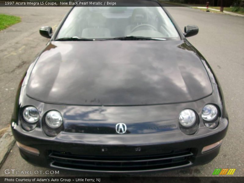 New Black Pearl Metallic / Beige 1997 Acura Integra LS Coupe